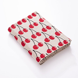 Manta Benetton Rojo Beige Cerezas 140 x 190 cm Acrílico